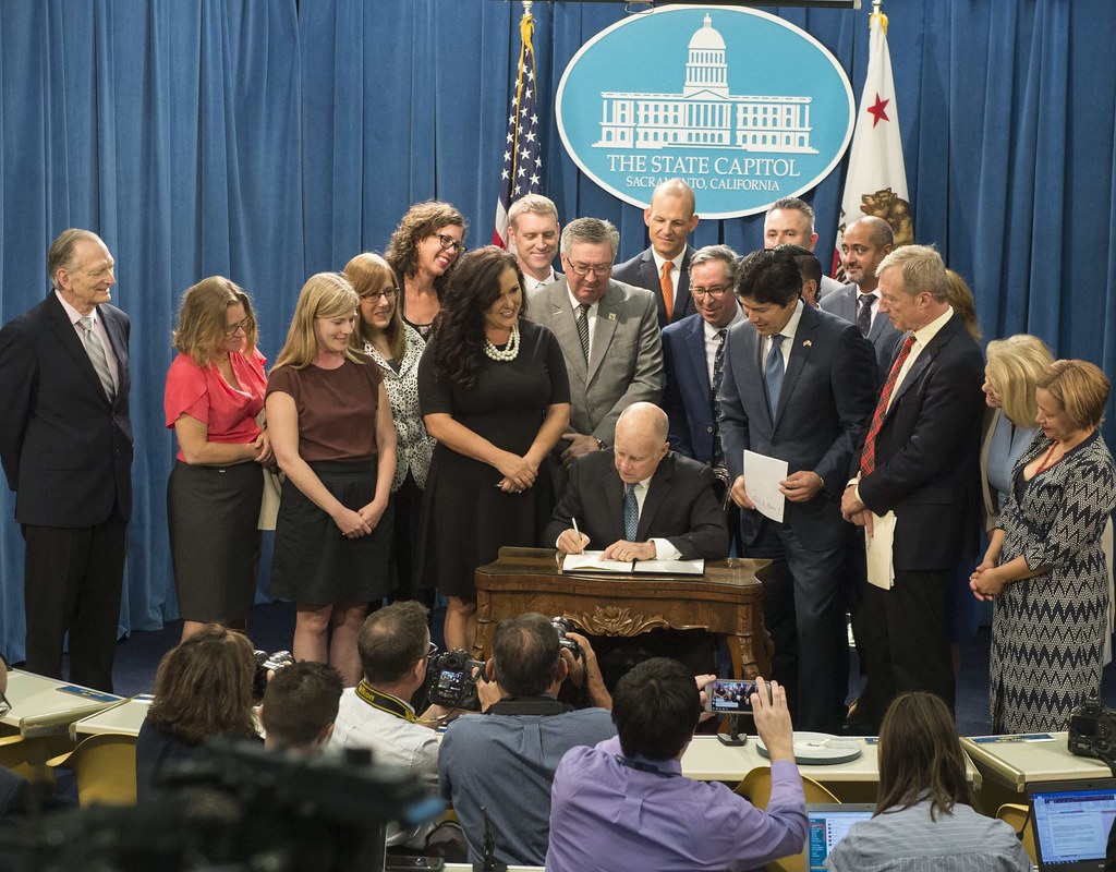 加州簽了！ 2045年100%乾淨能源目標入法