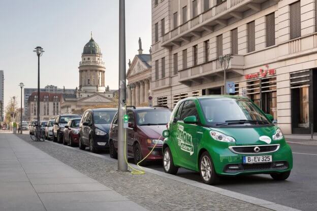 倫敦一些地區要在路燈內安裝充電站，讓電動車充電更方便