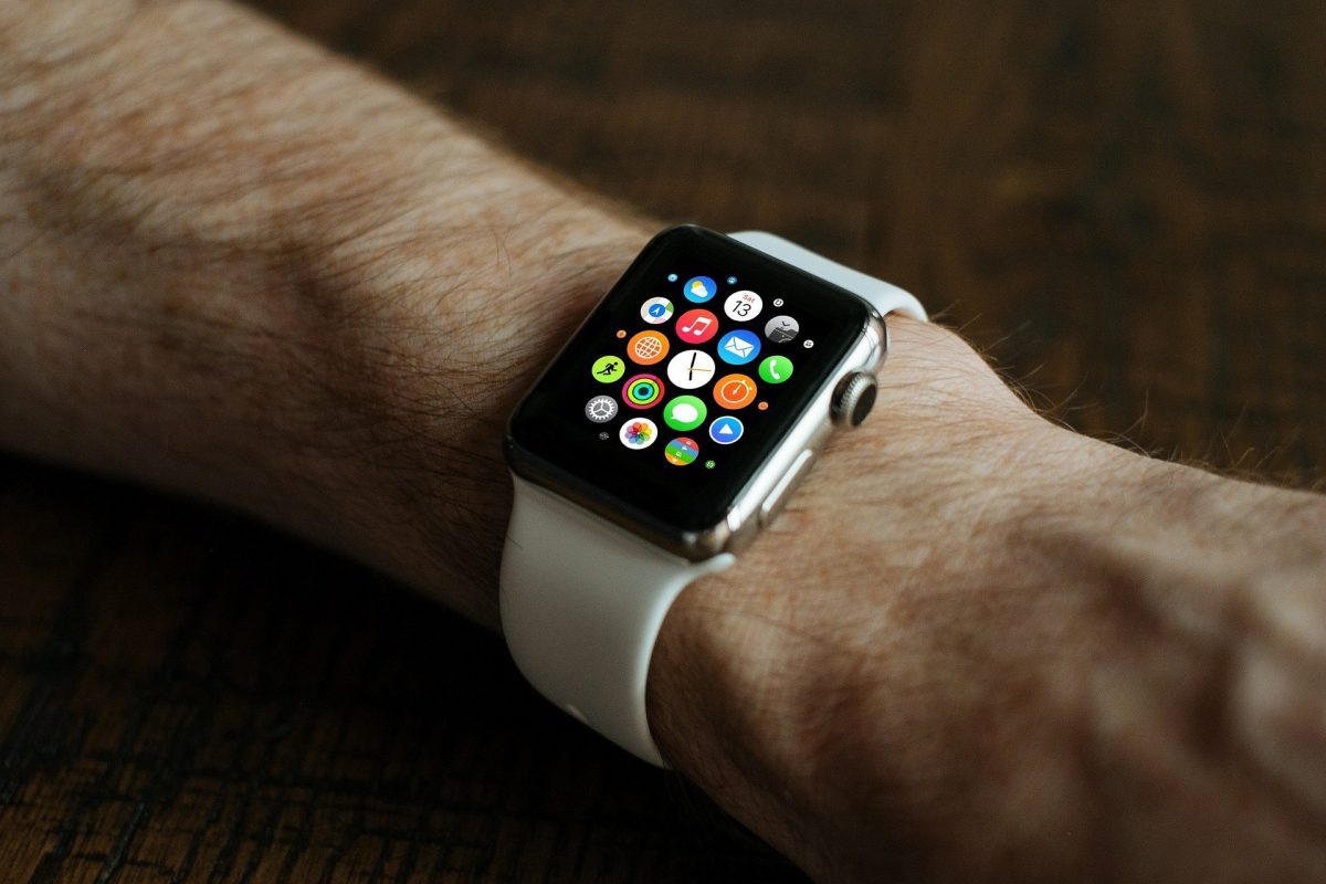 部分Apple Watch S5、SE發生充電故障　蘋果官方宣布免費維修
