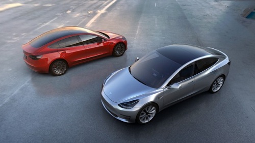 Model 3 預售量逾 27.6 萬輛，分析師預言 Tesla 無法準時交貨